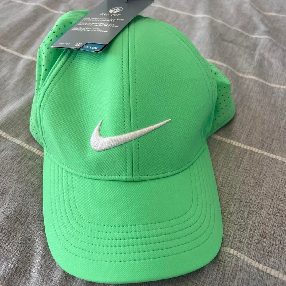 Nike Men's Green Hat